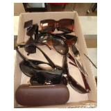 LOT OF SUNGLASSES - 1 VERSACE - 1 VERA WANG LOT OF SUNGLASSES - 1 VERSACE - 1 VERA WANG