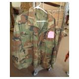 QUILTED ARMY JACKET SZ M - LG QUILTED ARMY JACKET SZ M - LG