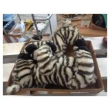 2 - PLUSH TOY ZEBRAS 2 - PLUSH TOY ZEBRAS