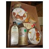 TINS & VINTAGE KITCHEN ITEMS TINS & VINTAGE KITCHEN ITEMS