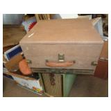 COLUMBIA RECORD PLAYER / NEEDS WORK COLUMBIA RECORD PLAYER / NEEDS WORK