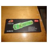 STUN GUN / FLASHLIGHT - GREEN STUN GUN / FLASHLIGHT - GREEN