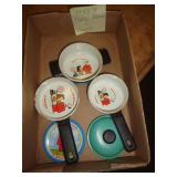1950'S CHARLIE BROWN PLAY COOK SET 1950'S CHARLIE BROWN PLAY COOK SET