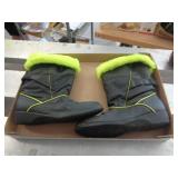 BOOTS SZ 8.5 BOOTS SZ 8.5