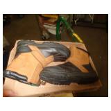 SHOES BOYS SZ 4