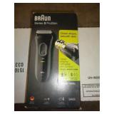 BRAUN SHAVER / NEW