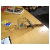 ELECTRIC HEDGE TRIMMER