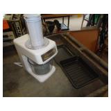 CUISINART JUICER & ONEIDA BAKING PAN