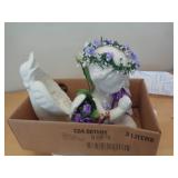 FIGURINES