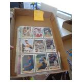 200 BASEBALL CARDS