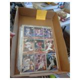 200 BASEBALL CARDS