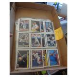 200 BASEBALL CARDS