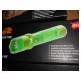 STUN GUN / FLASHLIGHT - GREEN