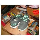 REEBOKS WOMEN 6.5