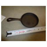 4.5" CAST IRON SKILLET