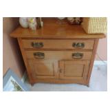 OAK WASH STAND / CABINET / 28'TX18'WX32'L / PKRM OAK WASH STAND / CABINET / 28'TX18'WX32'L / PKRM