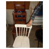 4 - MISMATCHED CHAIRS & WALKER / G 4 - MISMATCHED CHAIRS & WALKER / G