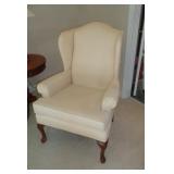 WING CHAIR 39'T / NEEDS CLEANING / LR WING CHAIR 39'T / NEEDS CLEANING / LR