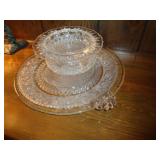 LOT OF GLASSWARE / RR LOT OF GLASSWARE / RR