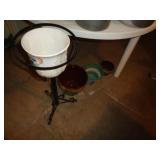 LOT OF FLOWER POTS / G LOT OF FLOWER POTS / G