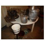 ROUND PLASTIC TABLE / G ROUND PLASTIC TABLE / G