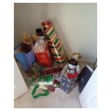 CLOSET OF XMAS ITEMS / PKRM CLOSET OF XMAS ITEMS / PKRM