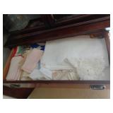 DRAWER OF LINENS / DR DRAWER OF LINENS / DR