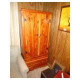 CEDAR WARDROBE 63'T X 21' W X 29' L / BMBR CEDAR WARDROBE 63'T X 21' W X 29' L / BMBR