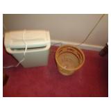 PAPER SHREDDER & WASTEBASKET / GRM PAPER SHREDDER & WASTEBASKET / GRM
