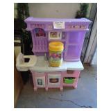 KITCHEN PLAYSET W FOOD & DISHES 43' T X 34' L/LW KITCHEN PLAYSET W FOOD & DISHES 43' T X 34' L/LW