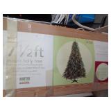 7 1/2 FT XMAS TREE / CRT 7 1/2 FT XMAS TREE / CRT