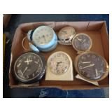 LOT OF CLOCKS LOT OF CLOCKS