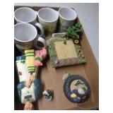 MUGS & FIGURES MUGS & FIGURES