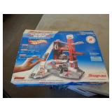 HOT WHEELS TUNE UP SHOP HOT WHEELS TUNE UP SHOP
