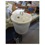 ENAMELWARE BEAN POT ENAMELWARE BEAN POT