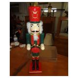 NUTCRACKER APPROX 20' T NUTCRACKER APPROX 20' T