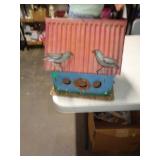 METAL BIRD HOUSE METAL BIRD HOUSE