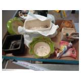 LOT OF PLANTERS / WALL SCONCES
