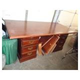 EXECUTIVE DESK / RW