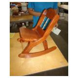 CHILDS FOLDING ROCKER / UT