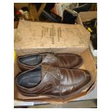 ROBERT WAYNE SHOES SZ UNK