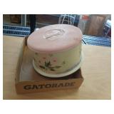 COVERED CAKE CARRIER