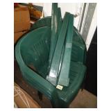 PLASTIC TABLE & 4 CHAIRS / LW