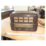 TRUTONE TUBE TYPE VINTAGE RADIO