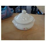 PFALTZGRAFF COVERED CASSEROLE OR SOUP DISH