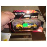 1:43 SCALE NASCAR - TRACK GEAR 1:43 SCALE NASCAR - TRACK GEAR