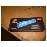 STUN GUN / FLASHLIGHT - BLUE STUN GUN / FLASHLIGHT - BLUE