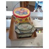 2 - VINTAGE TINS 2 - VINTAGE TINS
