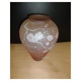 1984 SIGNED FENTON VASE 9'T / CHIP ON TOP 1984 SIGNED FENTON VASE 9'T / CHIP ON TOP
