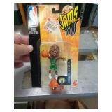 BASKETBALL FIGURE - ANTOINE WALKER BASKETBALL FIGURE - ANTOINE WALKER